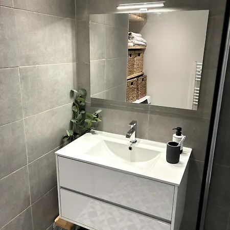 Appartement T2 - Climatise Avec Balcon Apartamento *